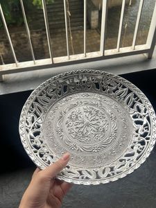 Wicker Basket with Decorative Plate