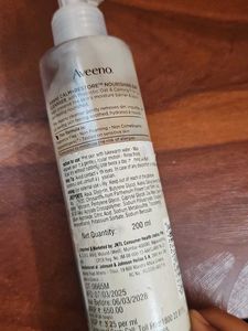 Aveeno Calm + Restore Oat Cleanser
