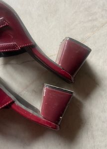 PRICE DROPPED 🤩🤩Stylish Maroon Patent Heels