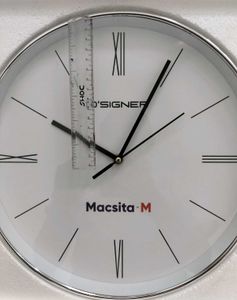 D'SIGNER Modern Wall Clock