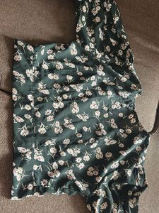 Chic Floral Print Cropped Top