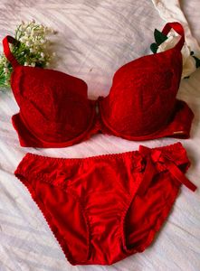 Very Beautiful Paded Bra With Penty