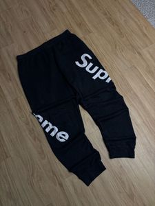 Supreme Logo Joggers - Black