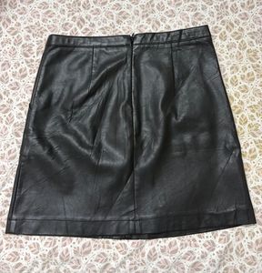Chic Black Leather Mini Skirt