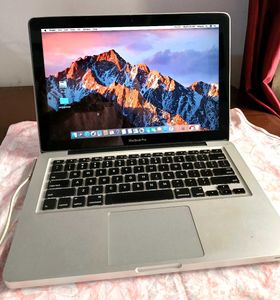 MacBook Pro Laptop 13 inch (mid 2012)