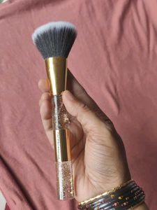 Brand New Faces Canada Makeup Brush Set