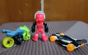 3 kinder Joy racer toys
