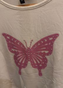 H&amp;M White Cropped T-Shirt with Pink Butterfly Desi