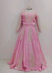 Elegant Pink 🩷 gown
