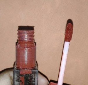 Huda Beauty Liquid Matte Lipstick