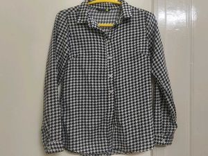 Houndstooth Print Button-Up Shirt