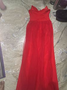 Stunning Red Evening Gown with net silhoutte