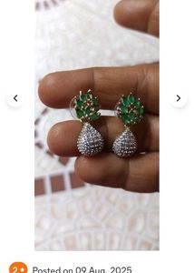 Unused Beautiful Green &amp; Silver drop Earrings