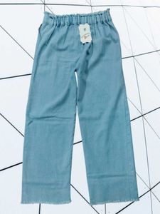 DE-63 Size 30 Straight Jeans