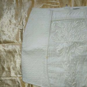 Chic White Embroidered Mini Skirt