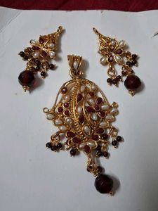 Exquisite Gold-Toned Ethnic pendant set