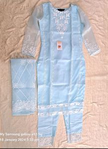 Beautiful Designer Pakistani Suit Set