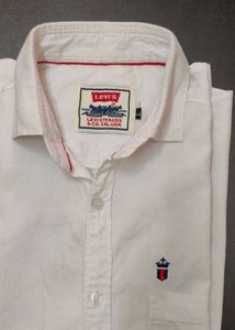 Levi's White Classic Fit Shirt