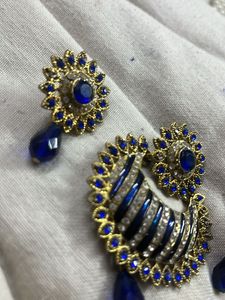 Blue Pendant Set With Earrings