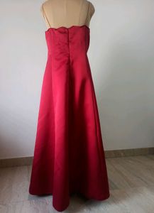 Elegant Red Strapless Gown