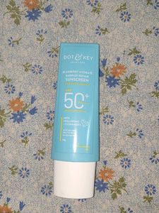 Dot & Key Blueberry Hydrate Sunscreen SPF 50