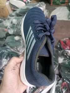 NEW NO USED SPORTS SHOES FOR MEN.