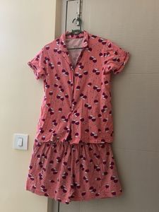 FREE FOXTALE MOISTURISER - pink night suit