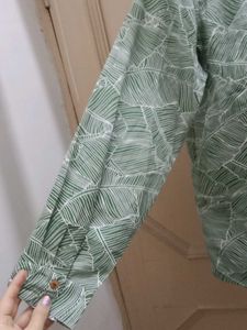 Green Leaf Print V-Neck Top
