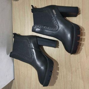 Stylish Black Heeled Boots ✨