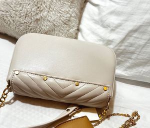Chic White Quilted Handbag