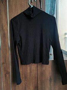 Black Ribbed Turtleneck Crop Top