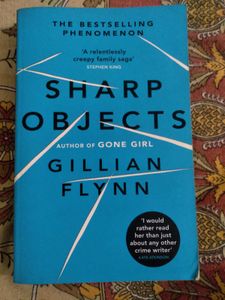 Sharp Objects by Gillian Flynn