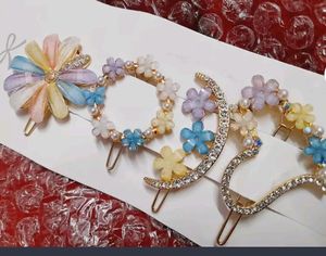 Brand New ** Hair Clip Set Of 4 ... Beautiful ❤️