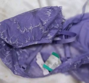 Lavender Lace Bra sez M