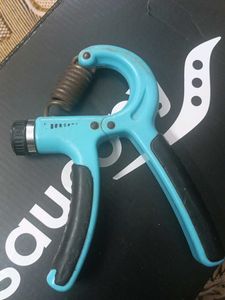 🚨Price Dropped! Hand Grip Strengthener/Gripper