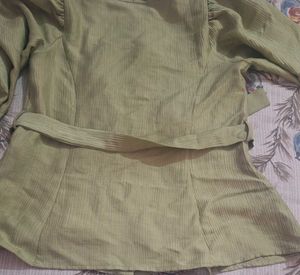 Stylish Puff Sleeve Belted Top