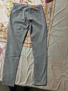 Chic Grey Skinny Fit Jeans