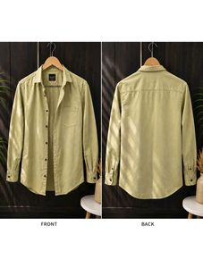 Men's Light Green Button-Up Shirt