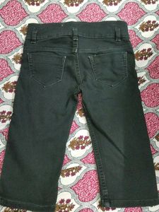 Black Capri Jeans