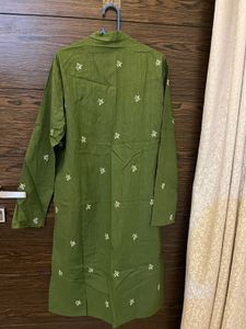 Men's Green Embroidered Kurta