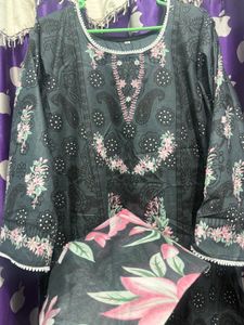 Elegant Black kurta set with Lace Trim