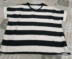 Chic Striped V-Neck T-Shirt xxl