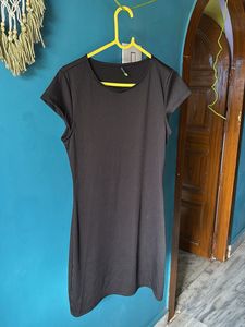 Ribbed Black Short Sleeve Dress