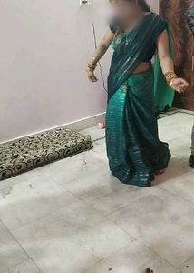 Beautiful 2 colour saree in discount