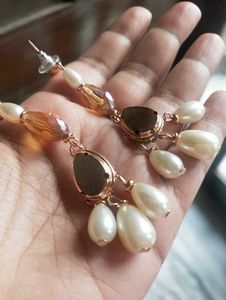 Everstylish Crystal Earrings
