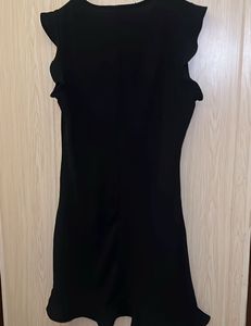 Chic Black Mini Dress with Ruffle Sleeves