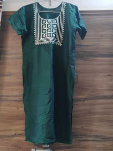 Elegant Green Embroidered Kurta