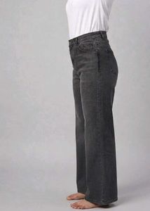 Urbanic charcoal Wide-Leg Ankle-Cut Jeans