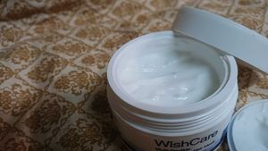 WishCare Multi-Peptide Strengthening Hair Mask