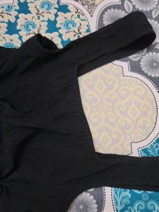 Chic Black Cropped Top